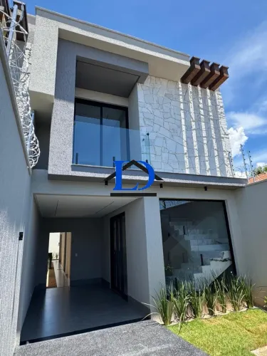 Casa de Luxo à Venda em Goiânia-GO, Jardim Vila Boa: 3 quartos, 3 suítes, 2 salas, 4 banhe