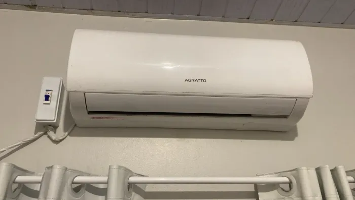 Ar-condicionado Split Agratto 9.000 BTUs Quente e Frio 220V 