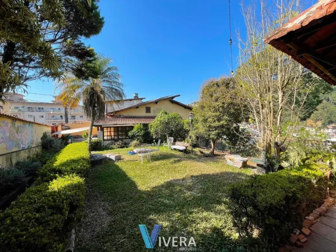 Casa com 8 dormitórios à venda, 390 m² por R$ 890.000,00 - Jardim Cascata - Teresópolis/RJ