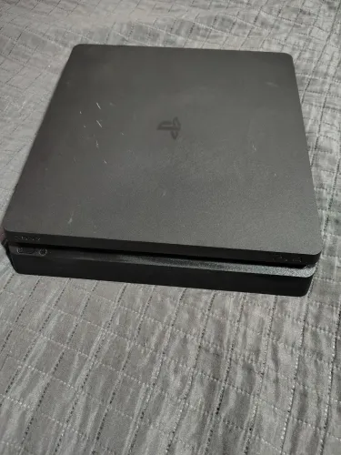PS4 SLIM 1TB SEMI NOVO-+1 CONTROLE + 4 JOGOS ORIGINAIS