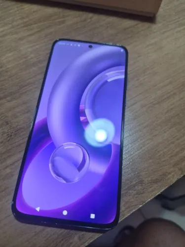 Vendo Motorola Edge 30 Neo 256GB / 8GB RAM na cor Very Peri, em estado impecável.