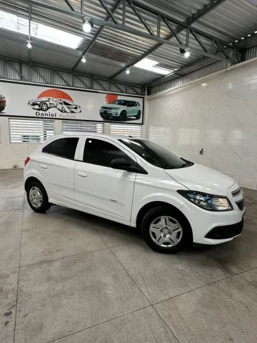 Chevrolet Onix Hatch LT 1.0 8V Flex Power Mec. 4P 2015