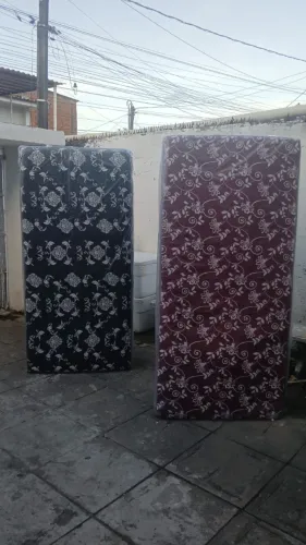 Cama box solteirão  - 250,00. Contato *21