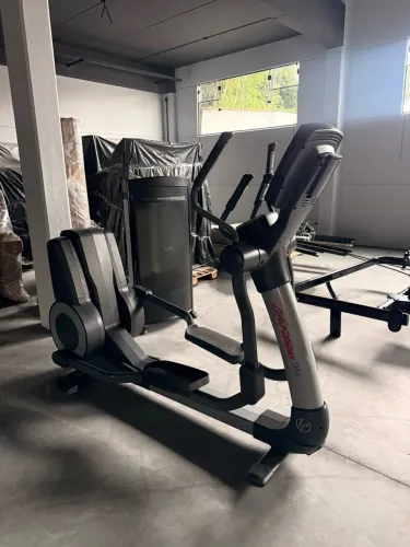 Eliptico life fitness