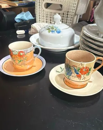 Par xícaras antigas Porcelana Japonesa Nacarada Original