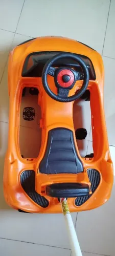 Carro para criança de pedal