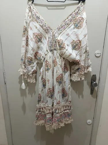 Vestido boho, lindíssimo , tam G. Detalhes em dourado, mangas amplas , elástico na cintura