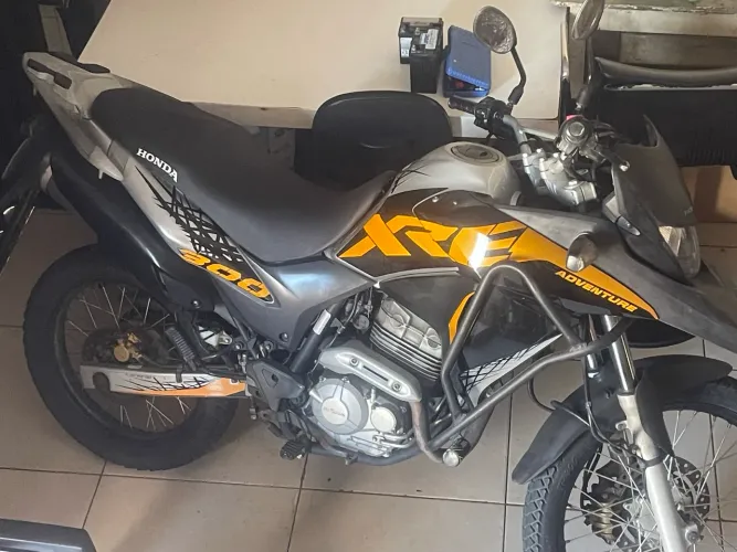 Vendo Xre 300 2018 toda moto de mulher 18.999