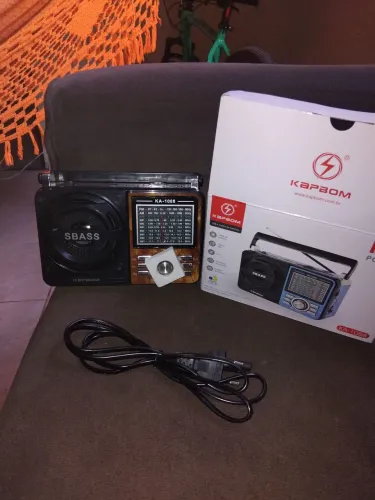 Rádio AM/FM com Lanterna entrada USB e sim card
