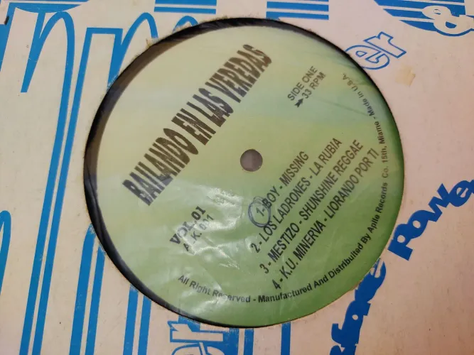 Bailando en Las Veredas Lp Disco de Vinil, antiguidade, ótimo estado.