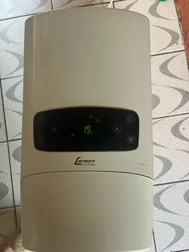 VENDE-SE CLIMATIZADOR DE AR LENOXX!