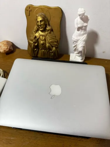 MacBook Pro 13? Retina (8GB RAM) por R$ 1.100 no PIX