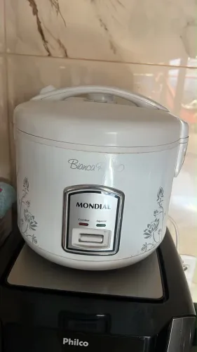 Panela elétrica de fazer arroz, usada poucas vezes!