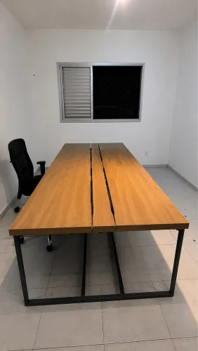 Mesa de Escritório Premium Estilo Industrial Madeira e Aço, Design Moderno, MDP.