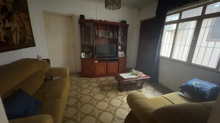 Casa térrea Residencial / Vila Indiana com ótimo terreno.