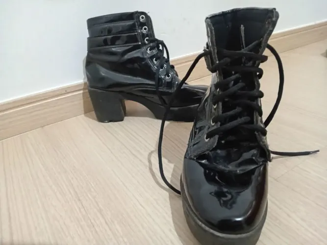 Bota Coturno Feminina Verniz Preta