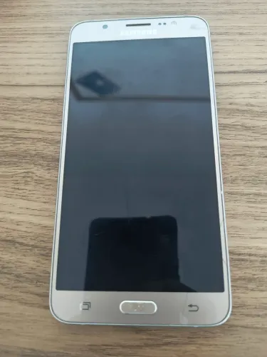 Celular J7 metal
