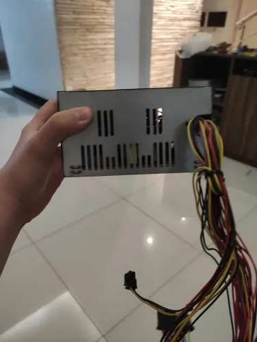 Fonte genérica de 230w boa!