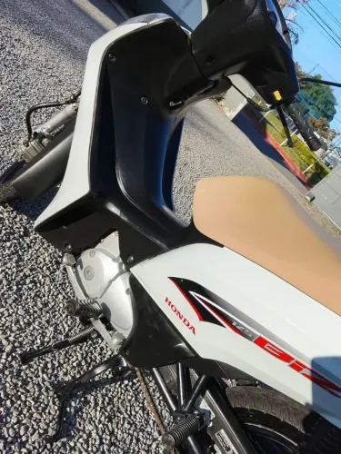 Moto em perfeito estado de conservação