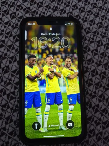Iphone 11 na carcaca do 17 pro ac trocas
