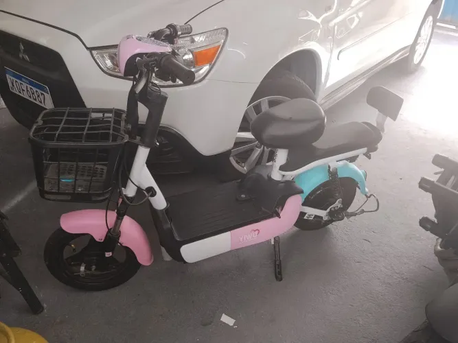Bike elétrica 500 watts, semi nova, bateria nova( comprada em 04/05/2026.