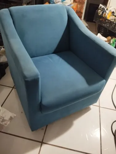 Poltrona semi nova 