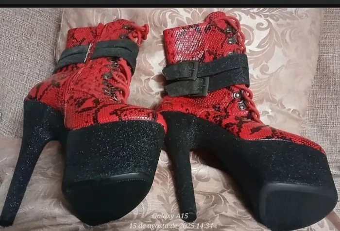 Pleaser para pole dance