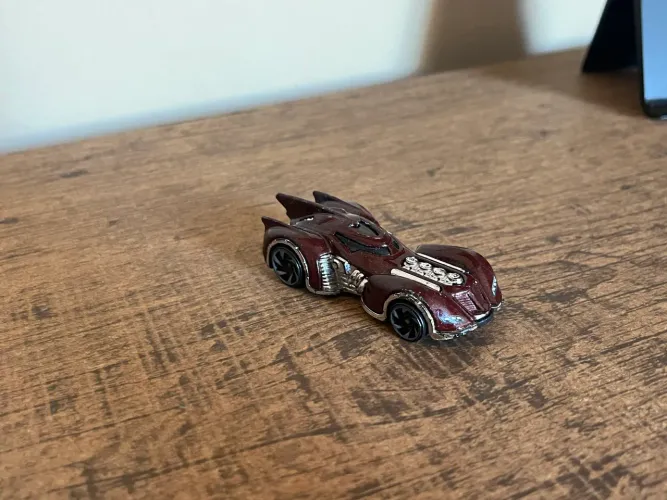 Hot Wheels Batman Arkham Asylum Batmobile HCW59 2022 Usado