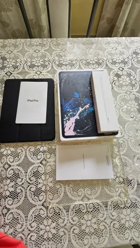 Vendo Ipad Pro 11 polegadas com apple pencil 2? geração