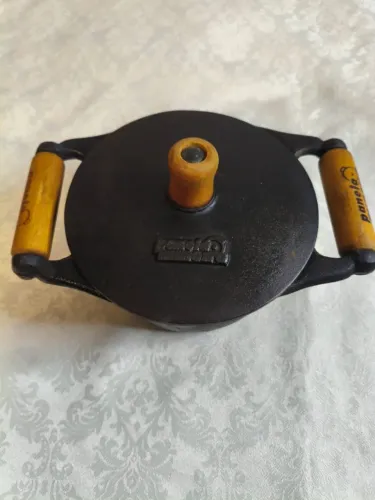 Caçarola de ferro fundido - Penela Mineira - 2litros - com tampa