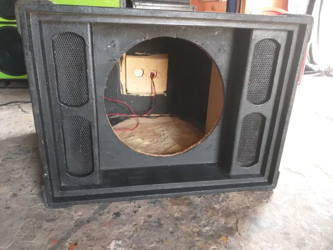 Caixa sub 18" projetada 1200w