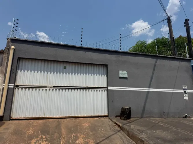 Casa para aluguel no Santa Bárbara