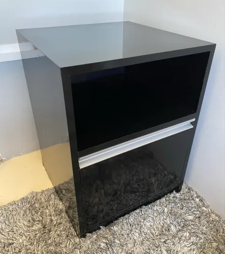 Mesa de Cabeceira com nicho e gaveta