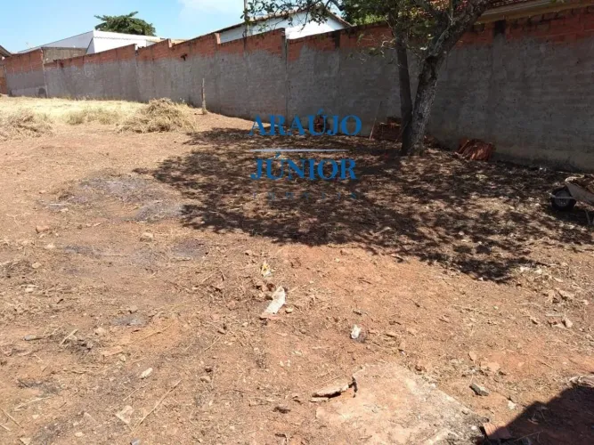Terreno à venda na Vila Pires, Santa Bárbara D'oeste-SP, com 680m² de área!