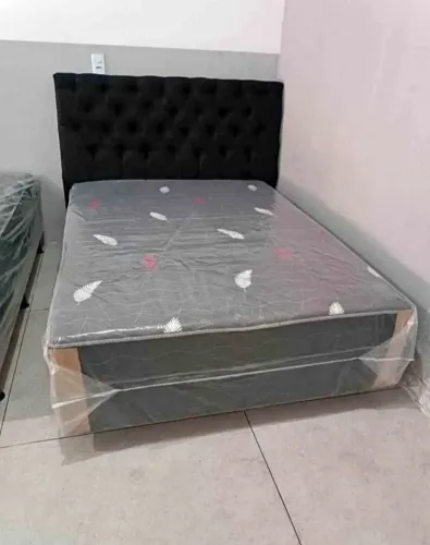 Cama box de casal pra vender, 230 R$