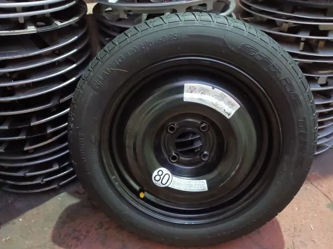 Estepe fino aro 15 original da Peugeot. Citroen e ford 