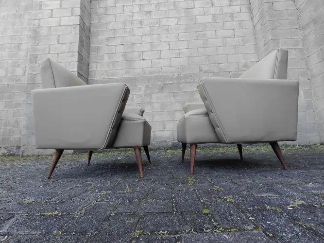 Par de Poltronas 1950 - Design Futurista- verde oliva