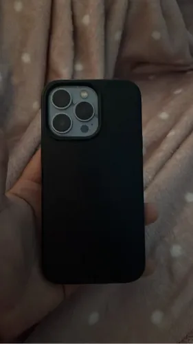 iPhone 13 Pro funcionando perfeitamente com marcas de uso que não interfere em nada 