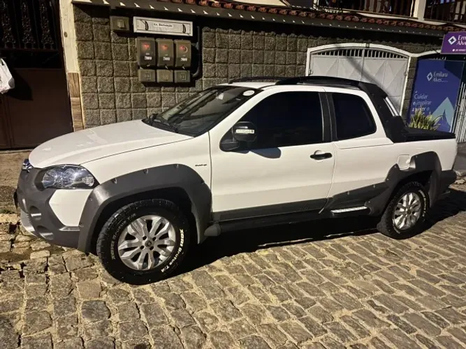 Fiat Strada Adv.1.8 16V Dualogic Flex CD 2013