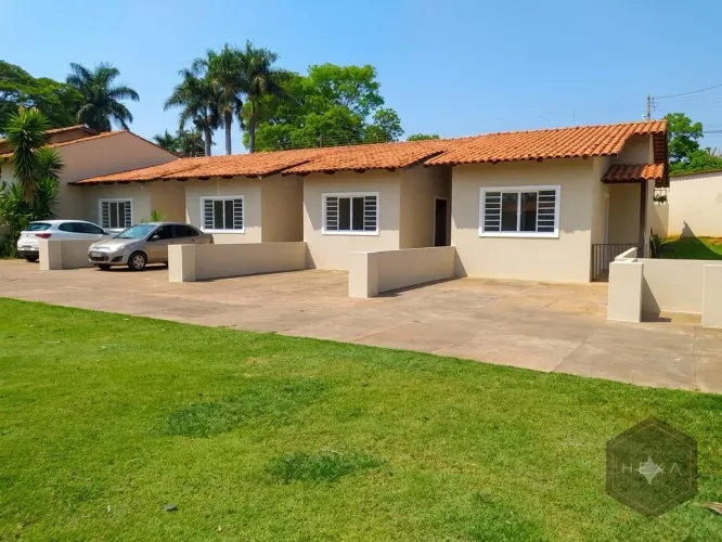 Alugo casa 2Q perto vila Brasília