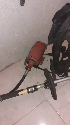 Roçadeira costal elétrica 220W usada