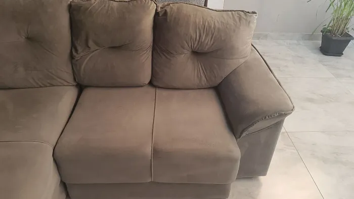 Sofá de canto, pouco tempo de uso, está novo sem detalhes.