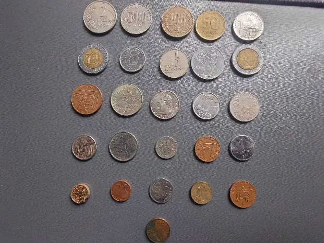 Coleção numismática internacional para colecionadores e decoração