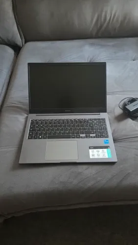 Notebook Samsung Book Intel Core i5 11ª Gen, 8GB RAM, SSD 256GB - Perfeito Estado