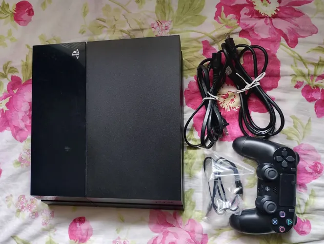 Playstation 4 FAT CUH-1115a com defeito