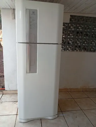 geladeira Eletrolux df 52 Frost Free 