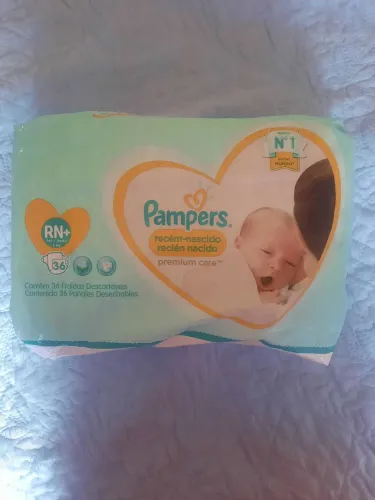 Fralda Pampers RN+ vendo ou troco por Huggies RN ou P