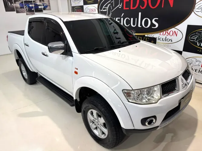 Mitsubishi L200 Triton HPE 3.2 CD TB Int.diesel AUT 2013