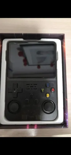 Vídeo Game Portátil R36s de cor preta