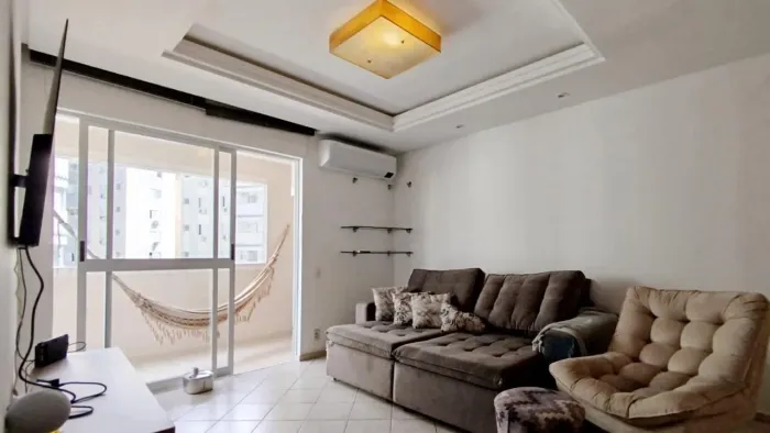 Apartamento com 4 dormitórios, sendo 1 suíte no Córrego Grande, Florianópolis.